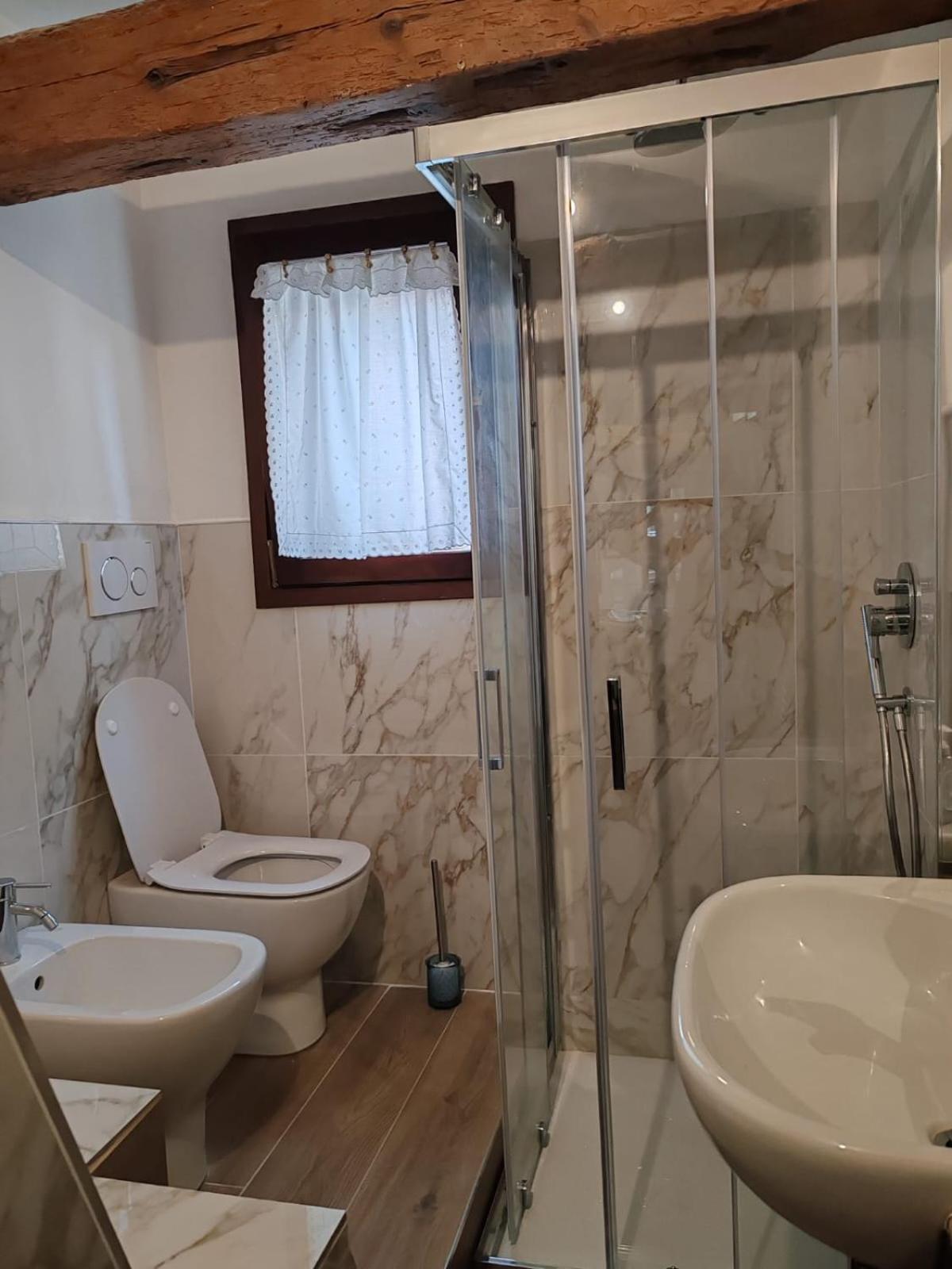Mansarda Querini Apartment เวนิส ภายนอก รูปภาพ