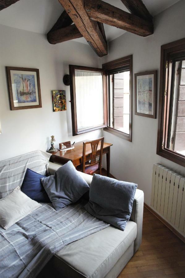 Mansarda Querini Apartment เวนิส ภายนอก รูปภาพ